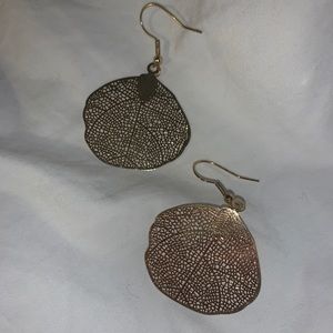 Gold dangle single leaf earring